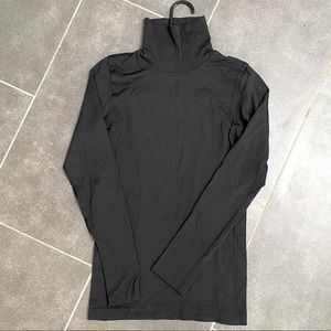 lululemon Turtleneck Luxtreme (like new)